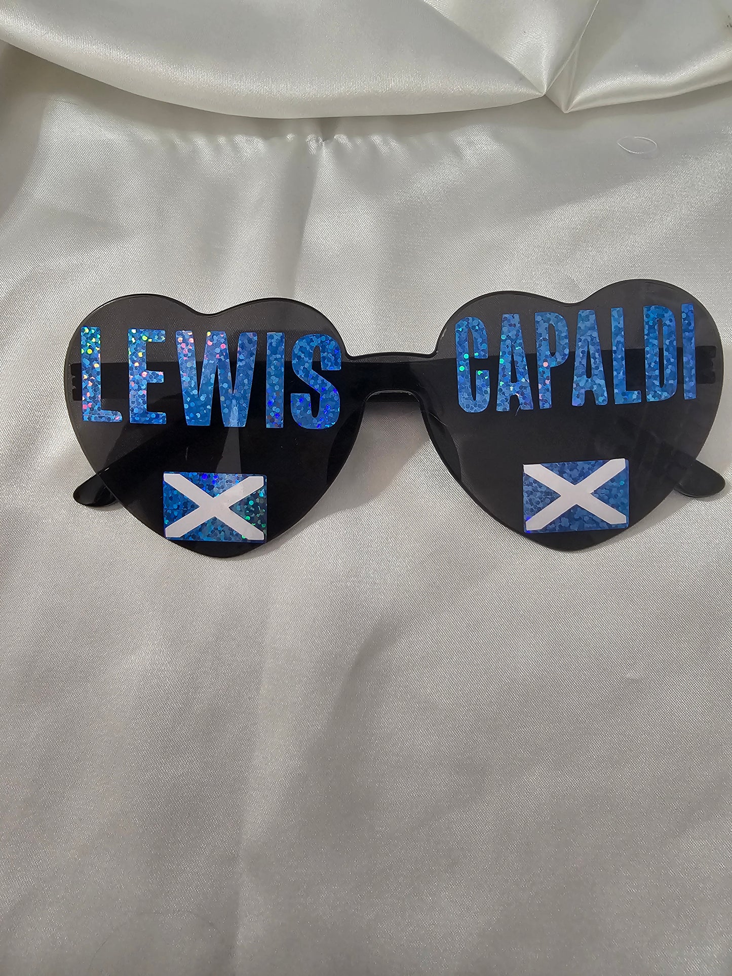 Lewis capaldi concert glasses