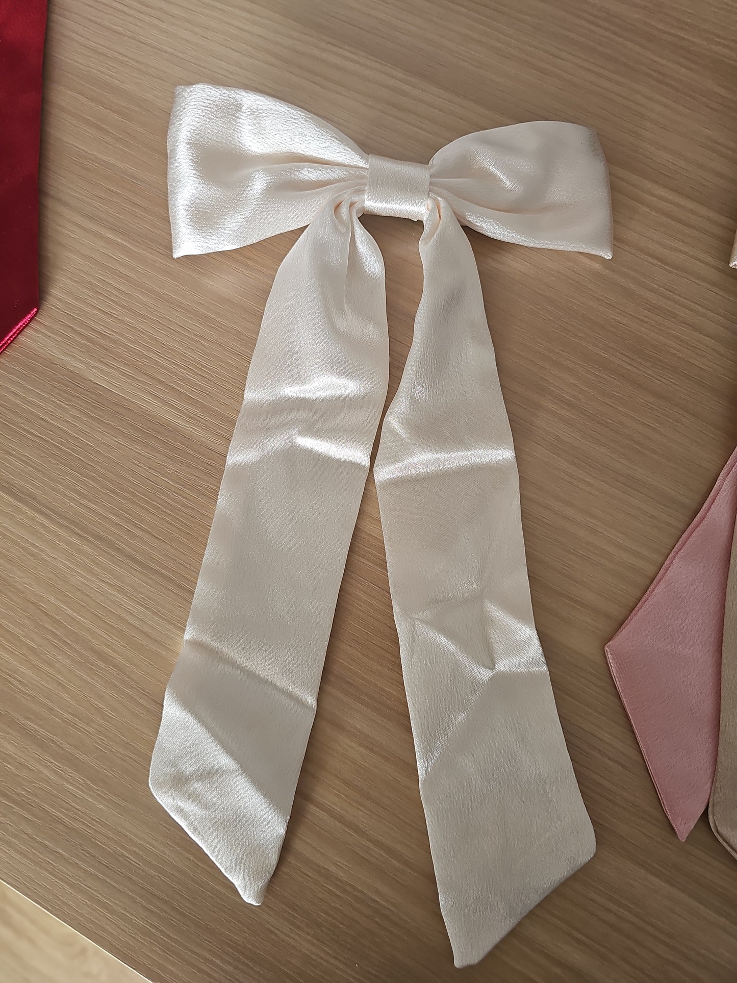 Nathan evans concert hair bow