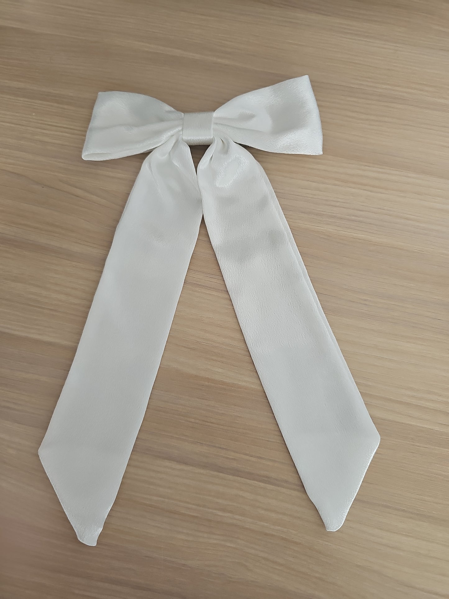 Nathan evans concert hair bow