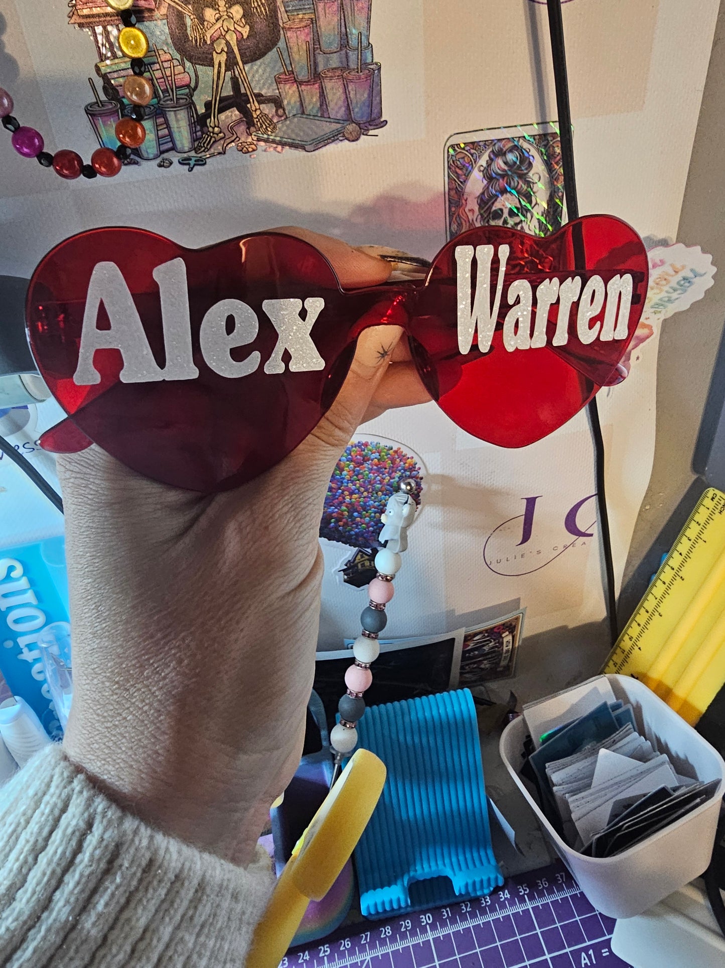 Alex warren concert glasses