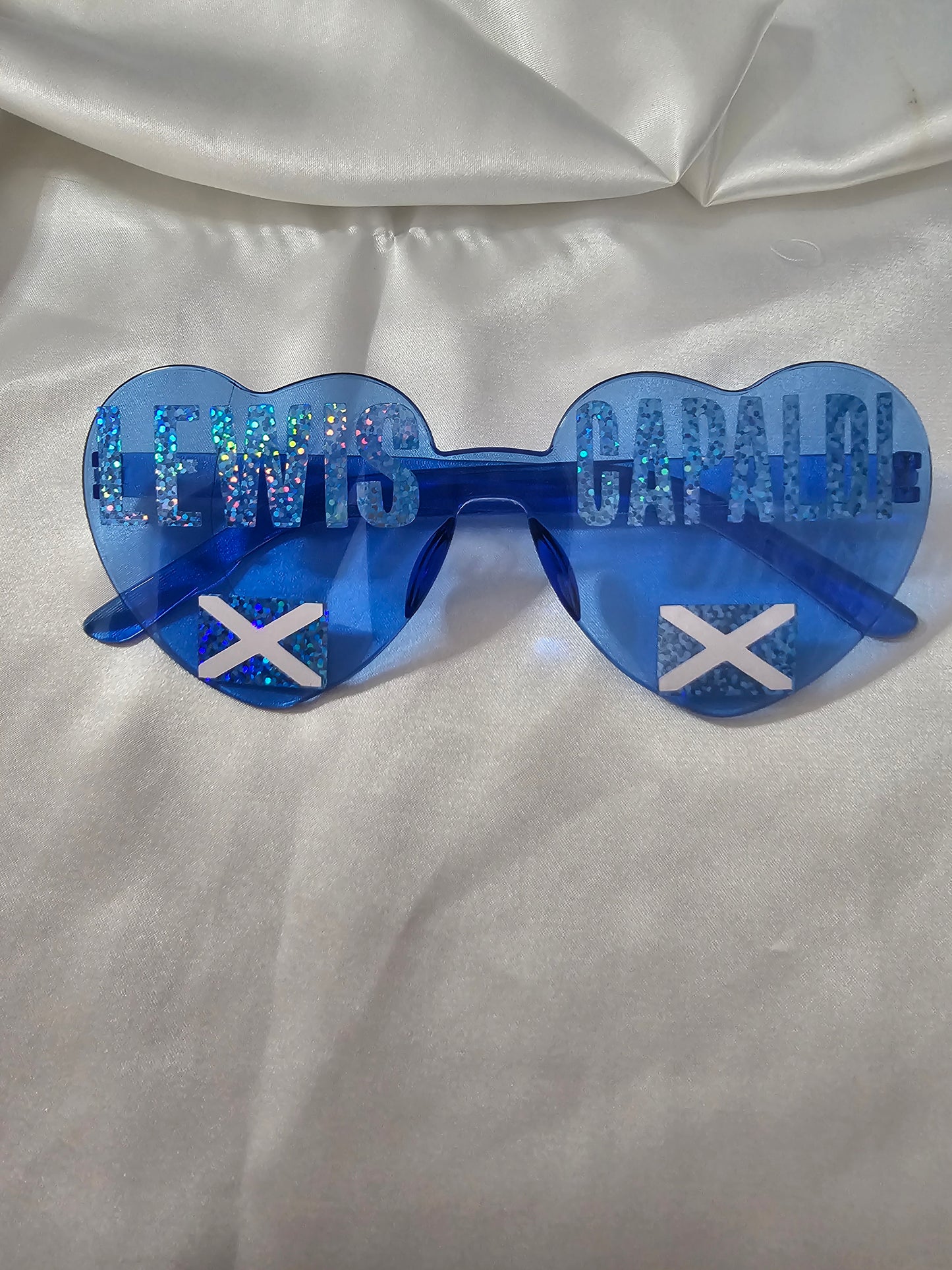 Lewis capaldi concert glasses