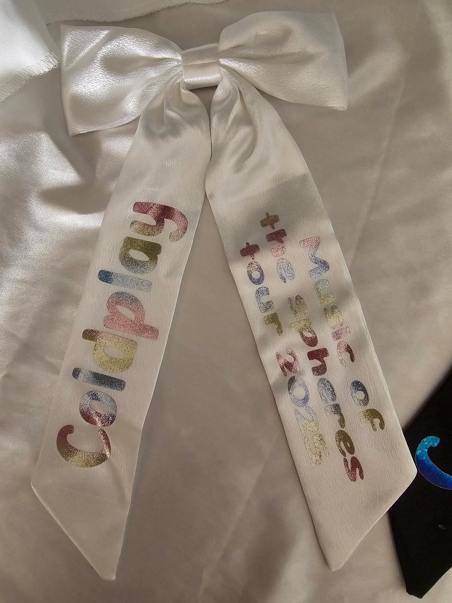 Coldplay concert hair bow