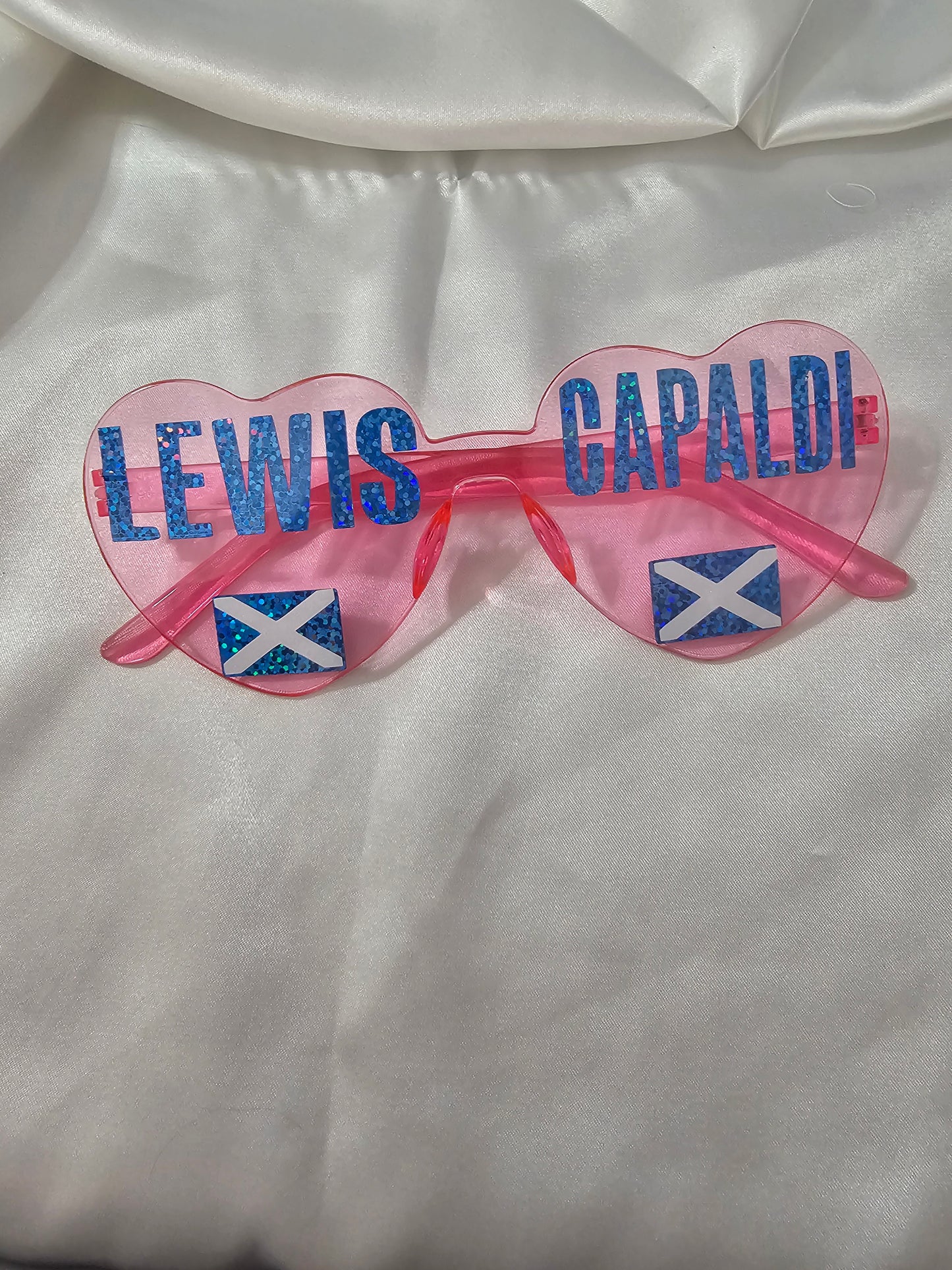 Lewis capaldi concert glasses