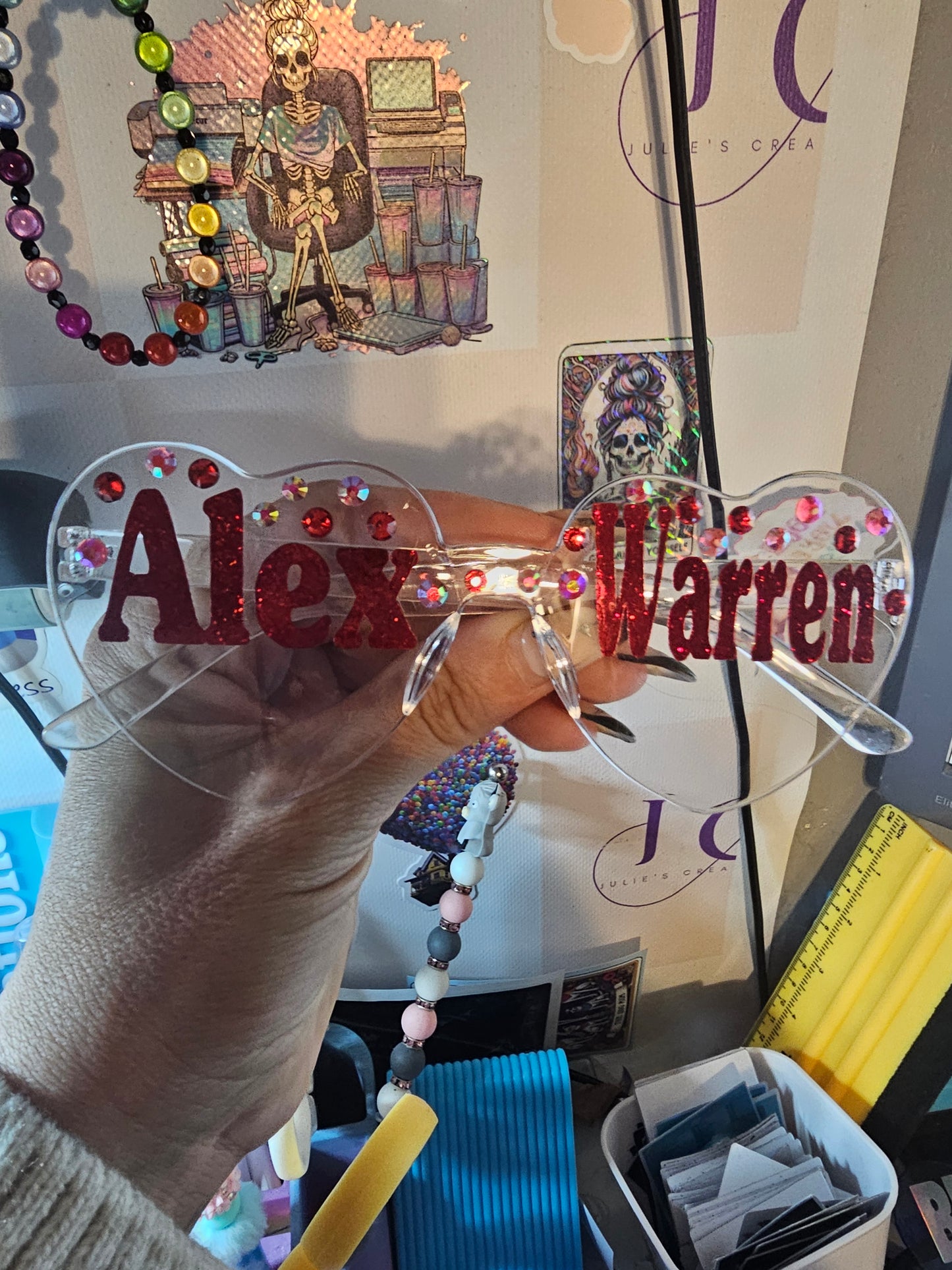 Alex warren concert glasses