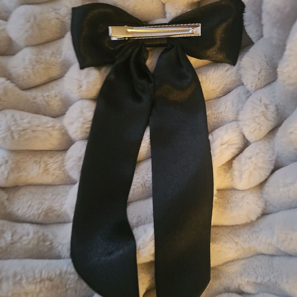 luke combs concert hair bow