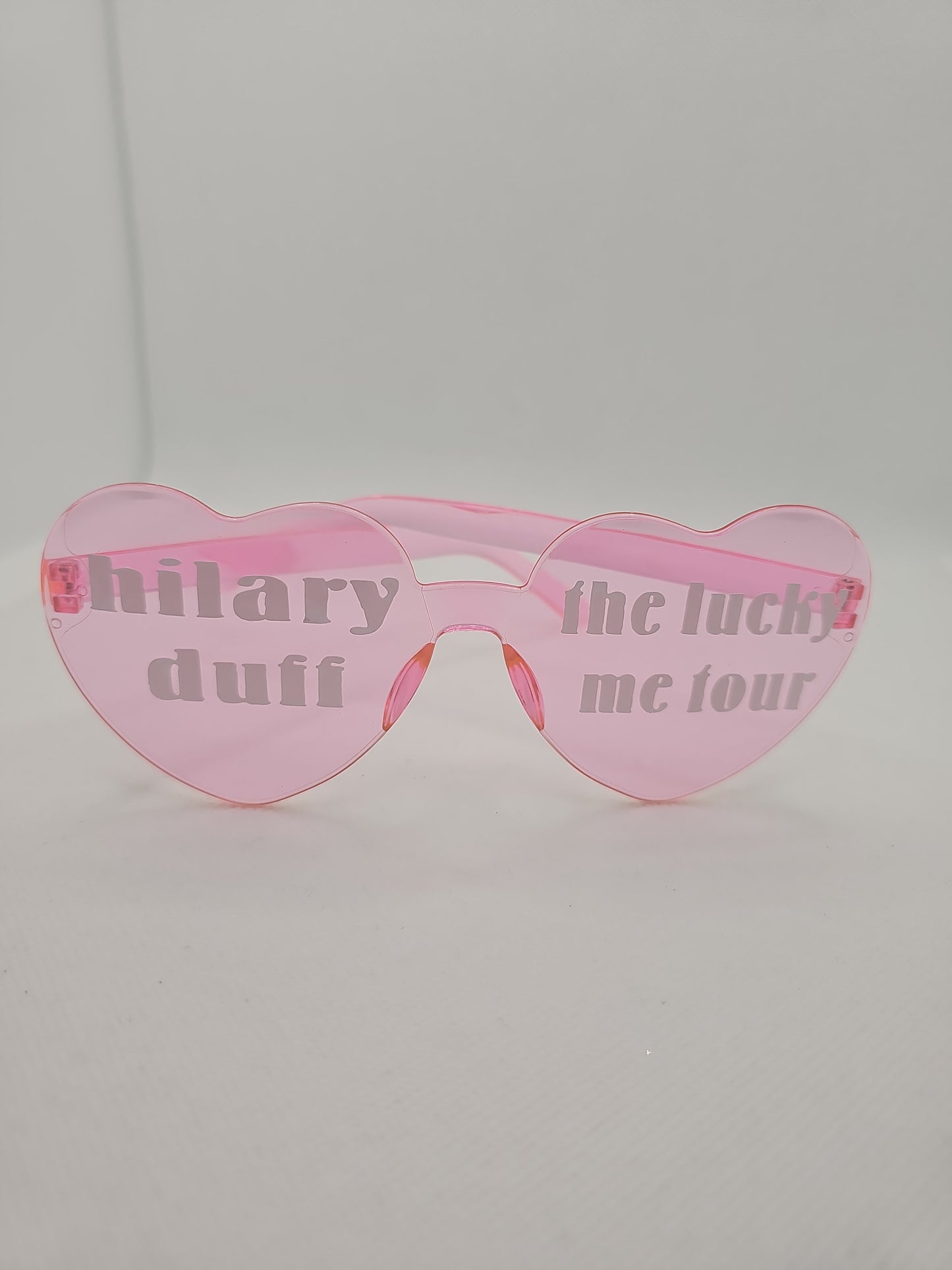 Hilary duff concert glasses