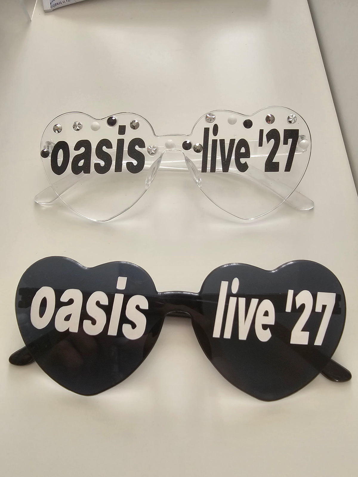 Oasis heart shapped sunglasses perfect for concerts