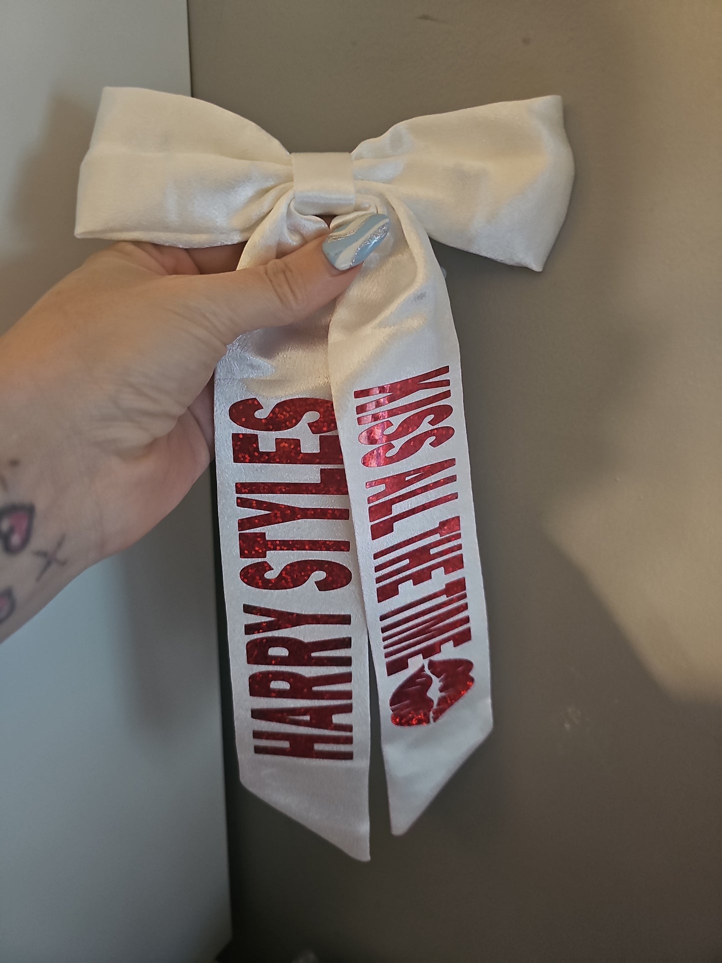 Harry styles concert hair bow