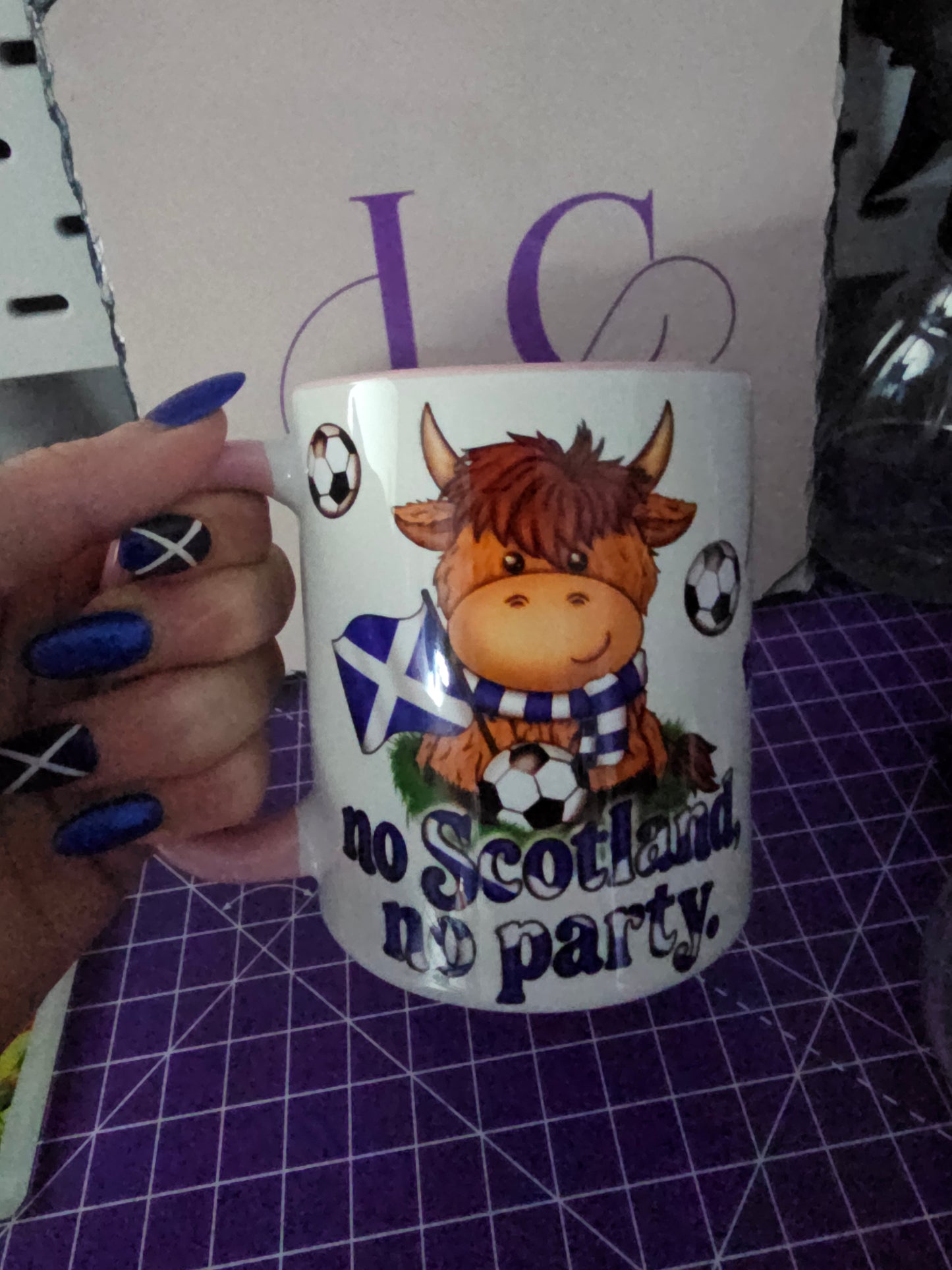 Highland cow no scotland no party mug