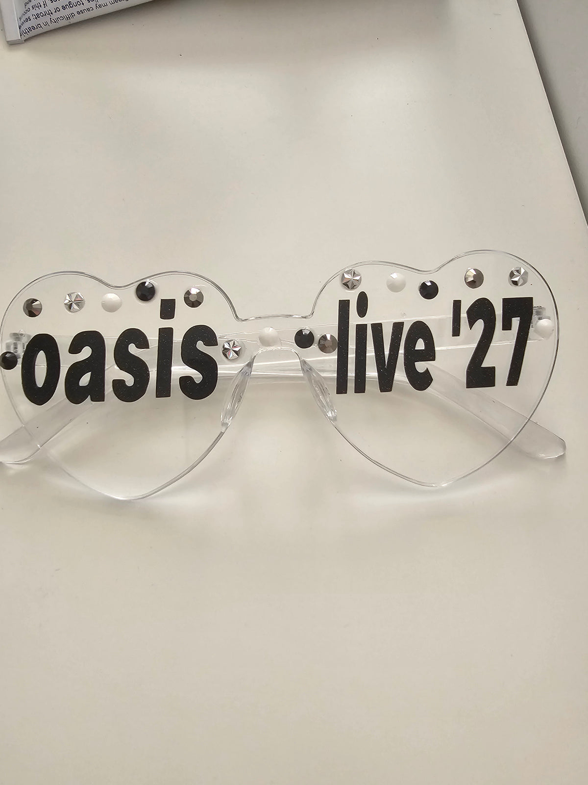 Oasis heart shapped sunglasses perfect for concerts