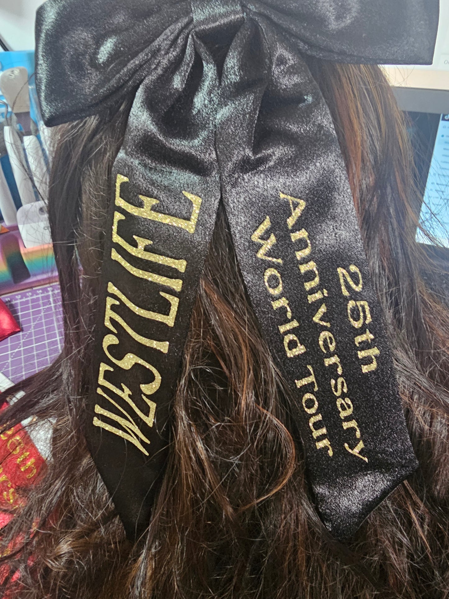 Westlife 25th anniversary tour concert hair bow