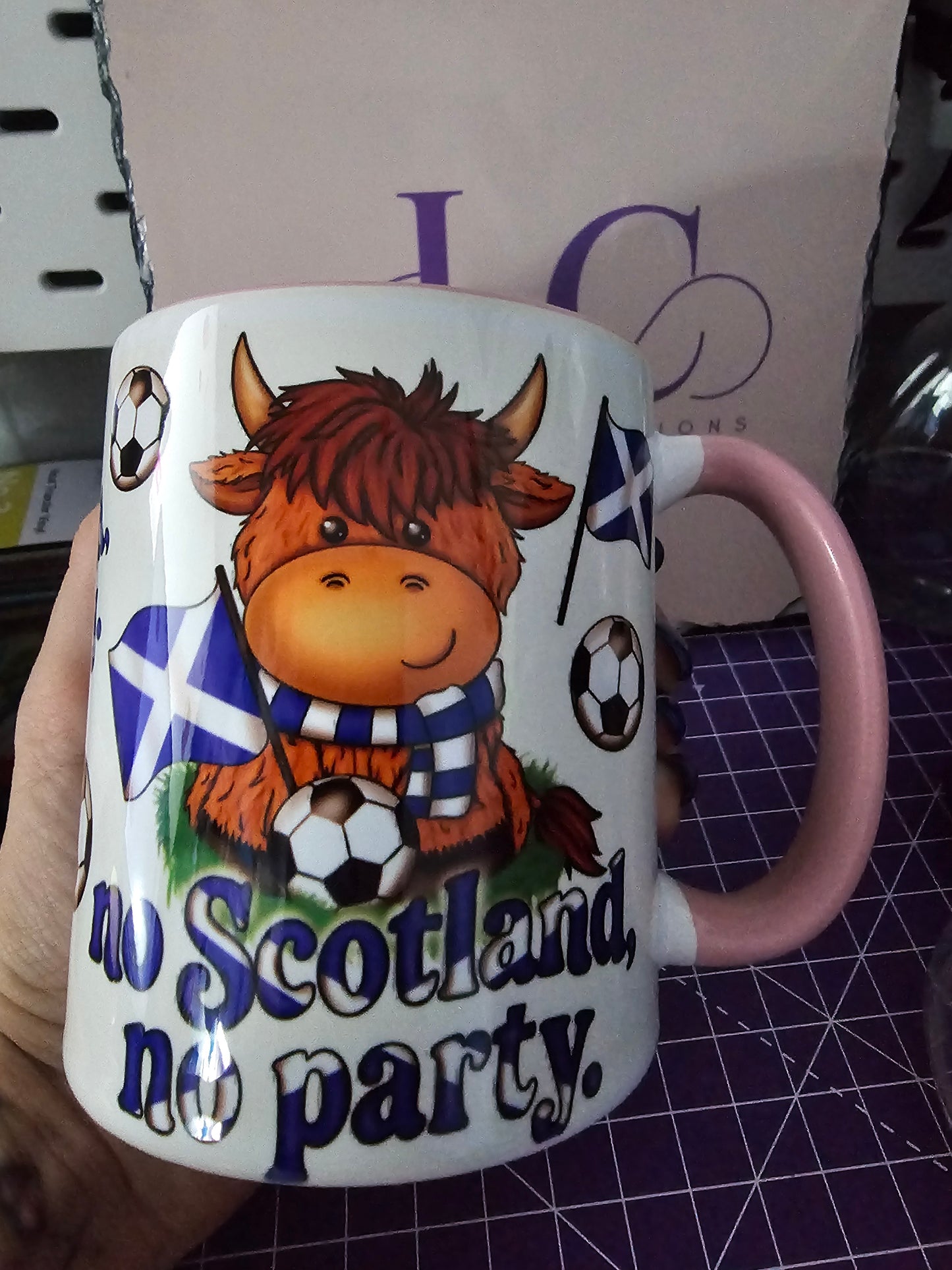 Highland cow no scotland no party mug